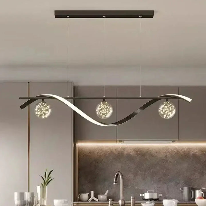 Suspension luminaire ondulée avec 3 boules au style tendance

