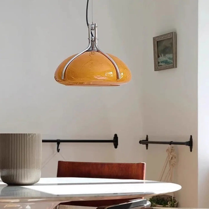 Suspension luminaire orange au style industriel au design unique