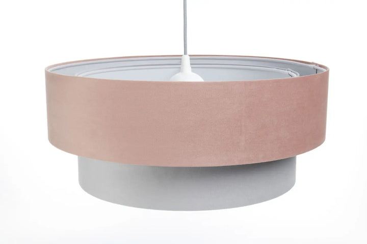 Suspension luminaire duo jasmin avec abat-jour en velours rose et base mate grise moderne à deux niveaux