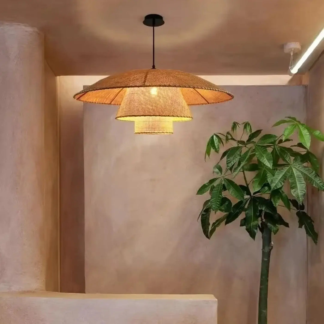 Suspension luminaire en rotin tressé design naturel beige
