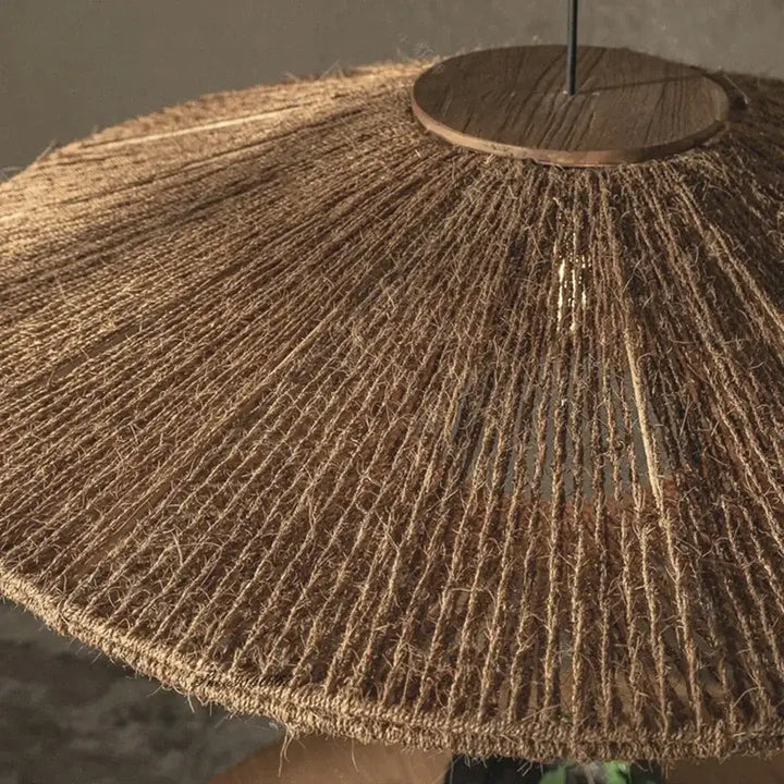 Suspension luminaire en rotin tréssé marron haut de gamme

