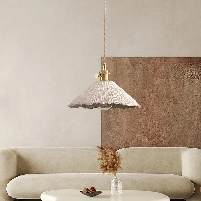 Suspension scandi chic ciment texturé et doré beige chic