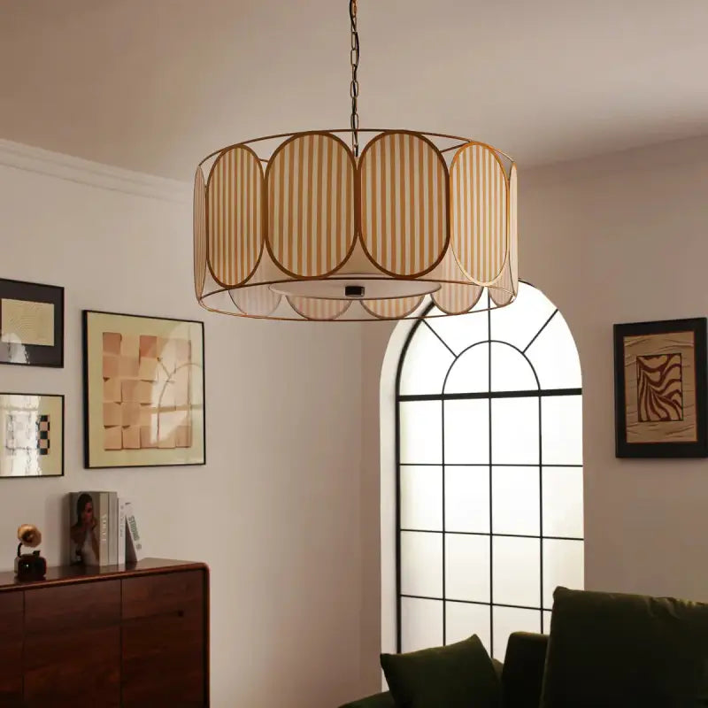 Suspension luminaire en stries beige et or style art déco chic