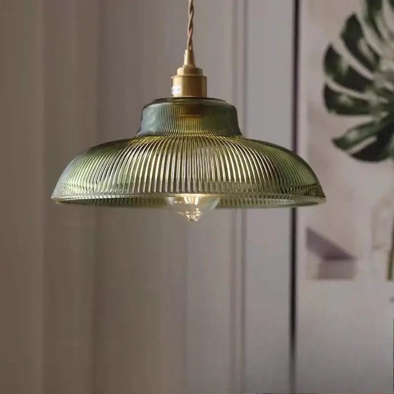 Suspension luminaire style art déco en verre vert ou ambre chic