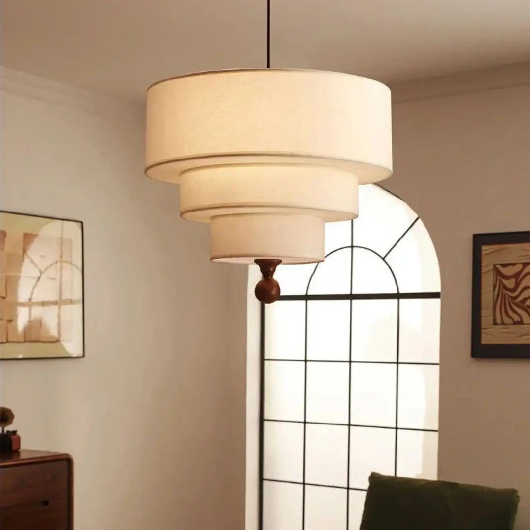 Suspension luminaire kyoto en tissu crème à étages avec lumière douce et ornement en bois pour une suspension luminaire style élégant