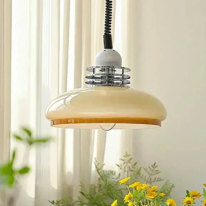 Suspension luminaire bau en verre crème avec fixation chrome et cordon noir pour une ambiance unique au style rétro