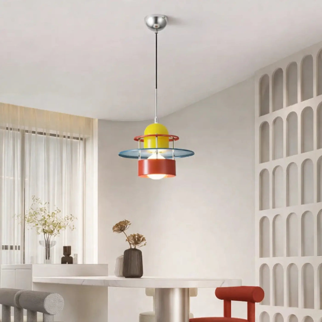 Suspension luminaire rétro-vintage avec design géométrique jaune rouge bleu en métal suspendu avec présence douce