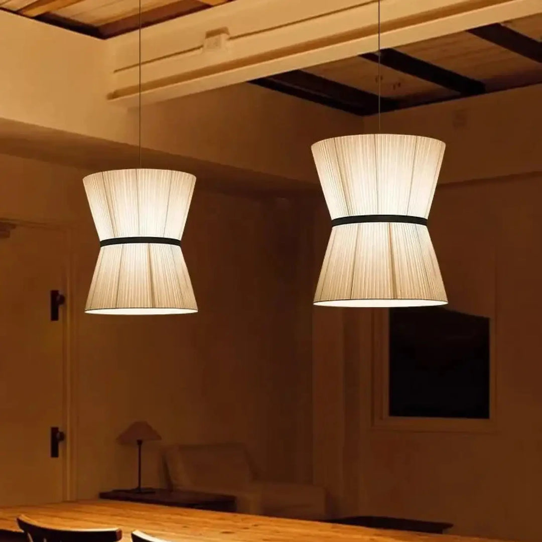 Suspension luminaire en tissu beige design élégant style chic
