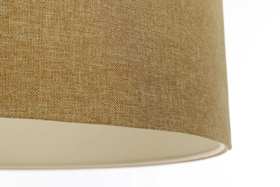Suspension luminaire boho elegant tissu marron sable avec abat-jour en lin tan texture tissée et intérieur écru