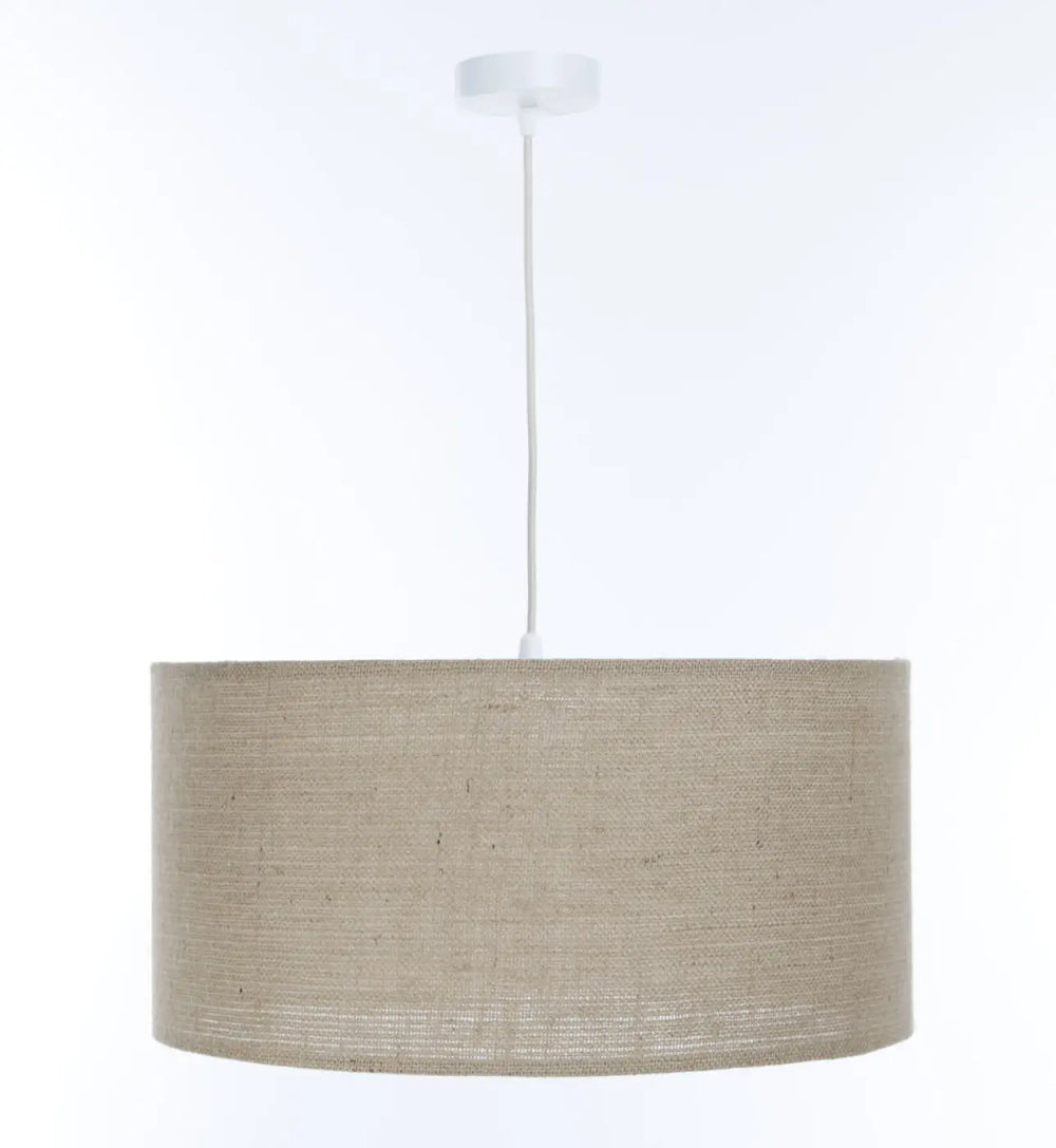 Suspension luminaire beige en tissu taupe minimaliste moderne avec monture et cordon blanc au plafond