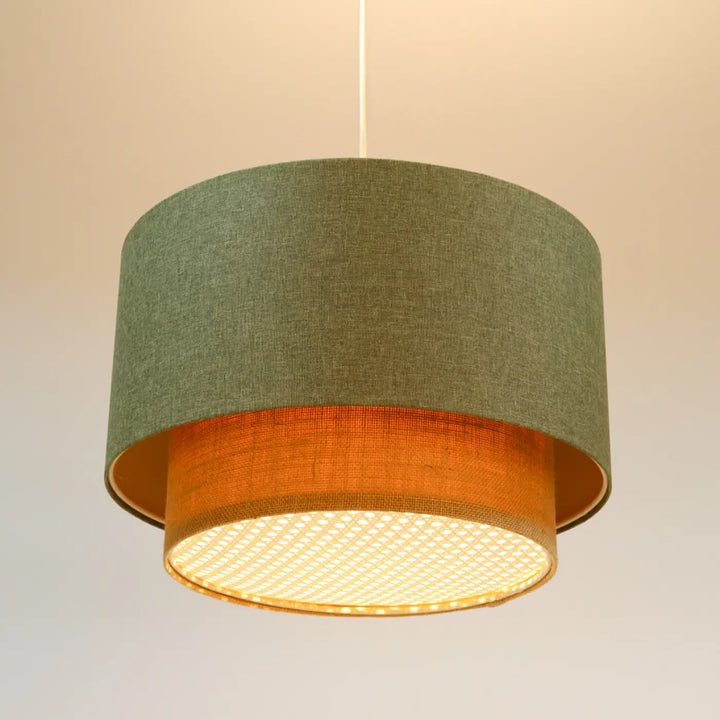 Suspension luminaire duo rattan vert gris beige écru avec double abat-jour texturé et diffuseur en maille tressée