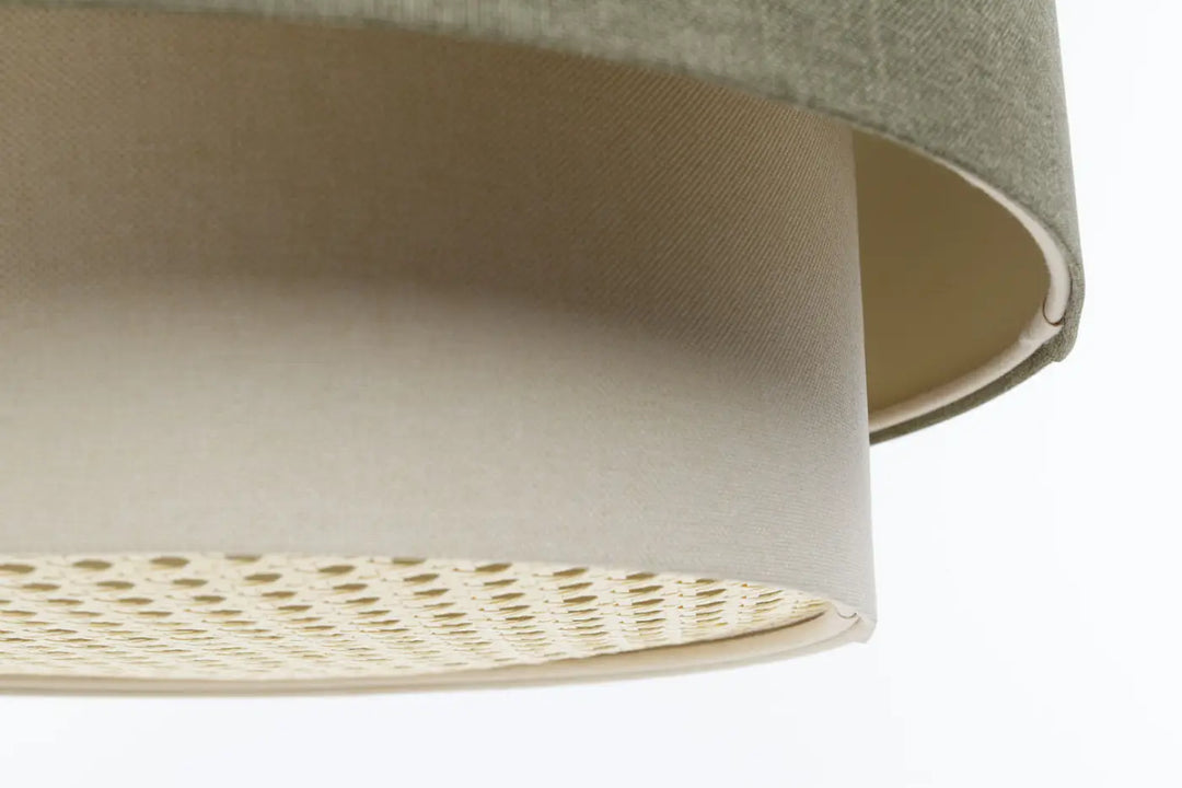 Suspension luminaire duo rattan avec abat-jour tissé beige en tissu texturé et motif ajouré à la base