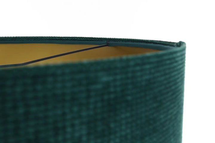 Suspension luminaire glamour structural velour en tissu vert avec intérieur jaune pour un style moderne chic