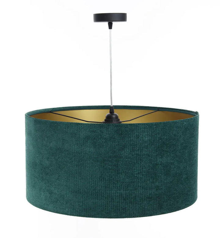 Suspension luminaire en tissu vert texturé velours avec intérieur doré et structure métallique noire style moderne chic
