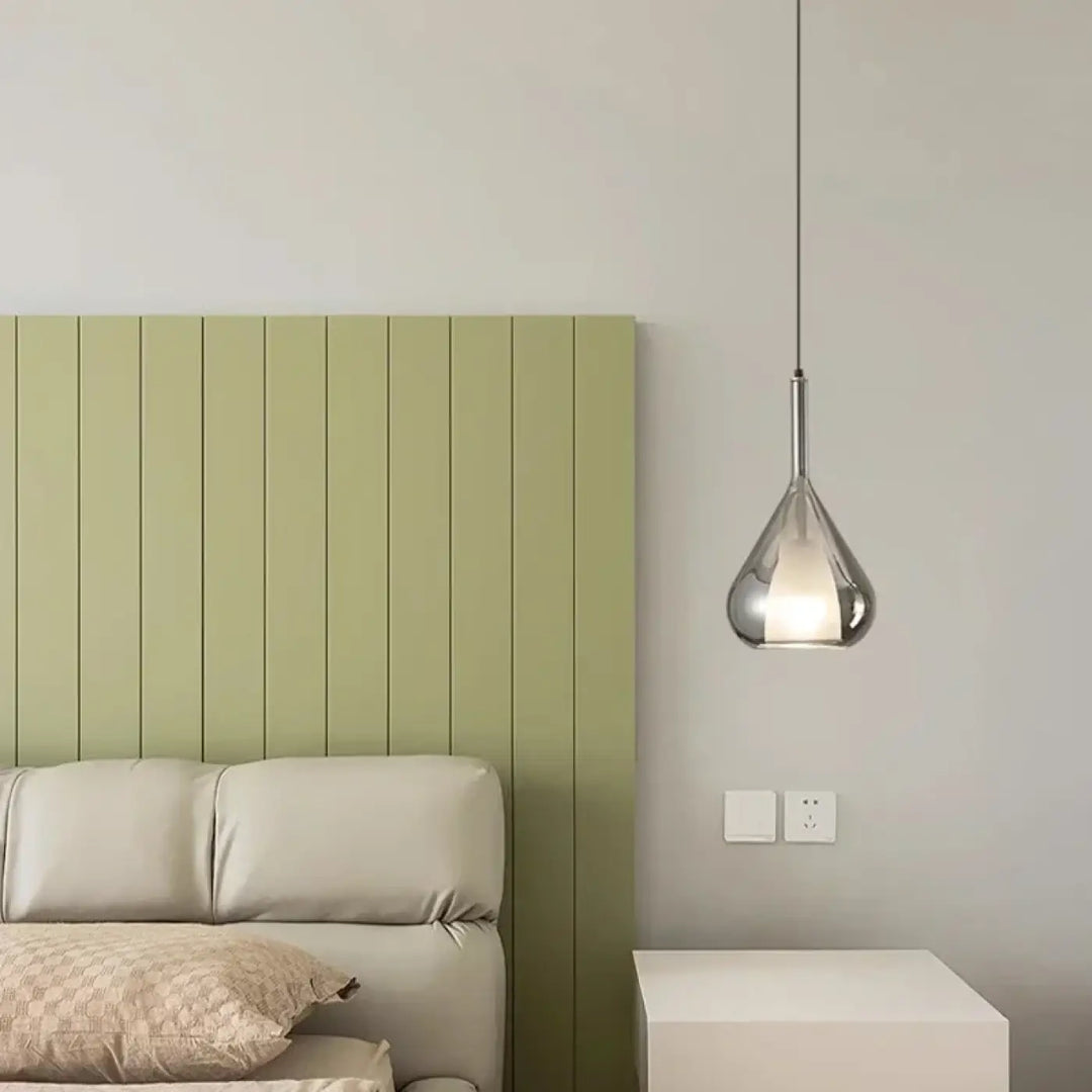 Suspension luminaire pirula en chrome poli avec lumière blanc chaud pour éclairer mètres carrés au-dessus du lit