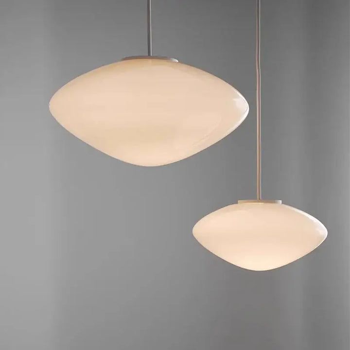 Suspension luminaire en verre opale au design contemporain blanc