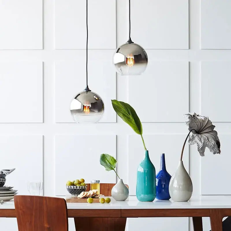 Suspension luminaire en verre rond teinté en doré, argent ou rose gold

