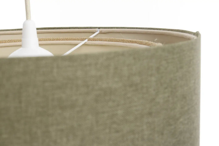 Suspension luminaire vert avec abat-jour en tissu olive texturé beige et suspension blanche duo boho elegant