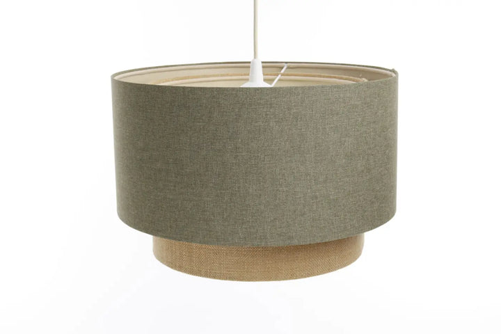 Suspension luminaire vert olive en tissu texturé avec base en toile de jute naturelle duo boho élégant