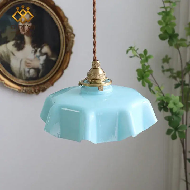 Suspension luminaire vintage crème en céramique ondulée

