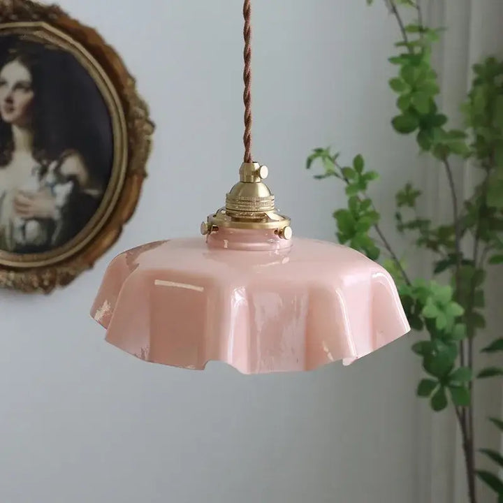 Suspension luminaire vintage crème en céramique ondulée


