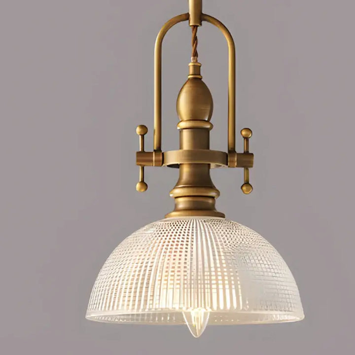 Suspension luminaire vintage en laiton doré et verre strié raffiné