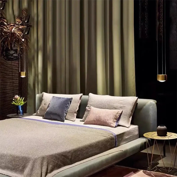 Suspension luxe briss en laiton doré avec verre cristallin moderne et élégante pour un éclairage raffiné