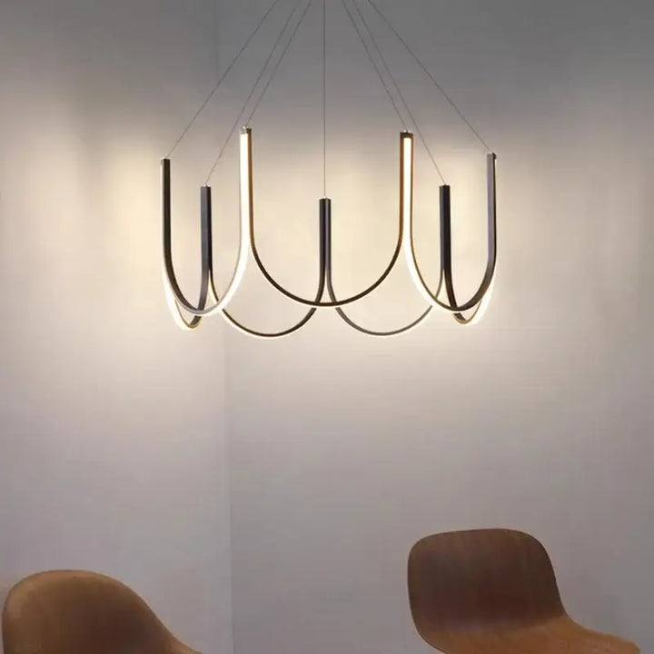 Suspension Moderne Noire Et Dorée En Forme D’Arche Lumineuse