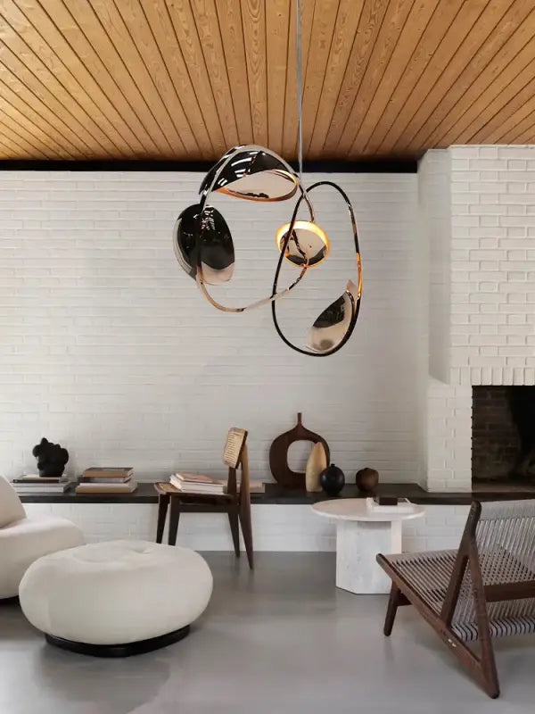 Suspension noire design sculpturale pour bureau ou salon

