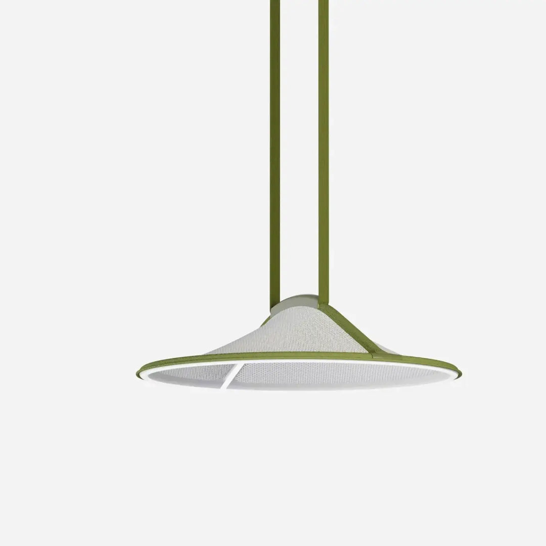 Suspension luminaire pantaya olive vert avec ombre blanche en tricot tendu design minimaliste de patricia urquiola lumière douce