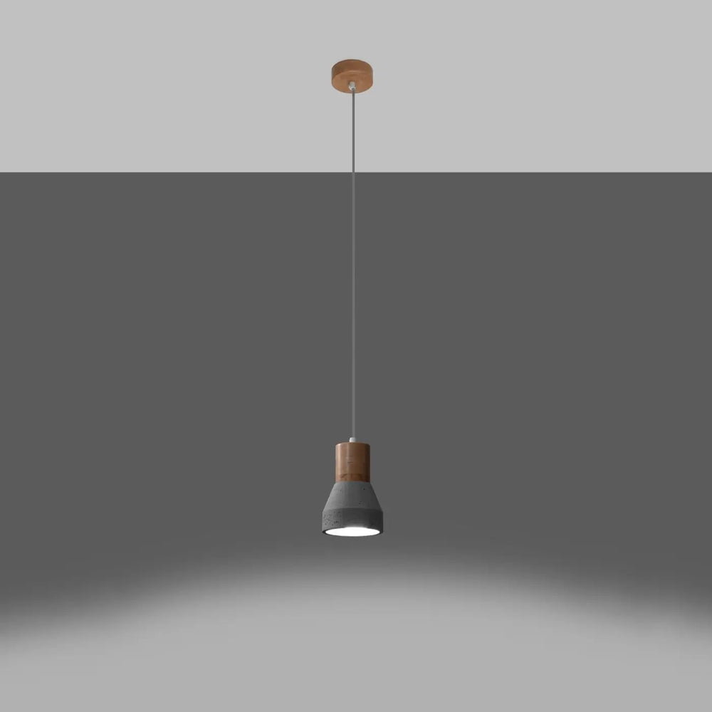 Suspension gris/bois naturel allumée, vue rapprochée