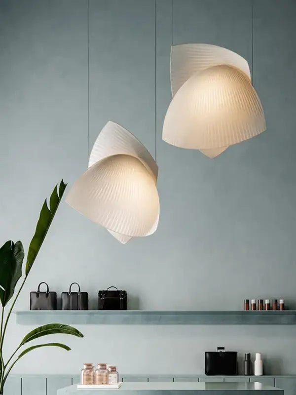 Suspension Plissée Blanche Design Forme Florale

