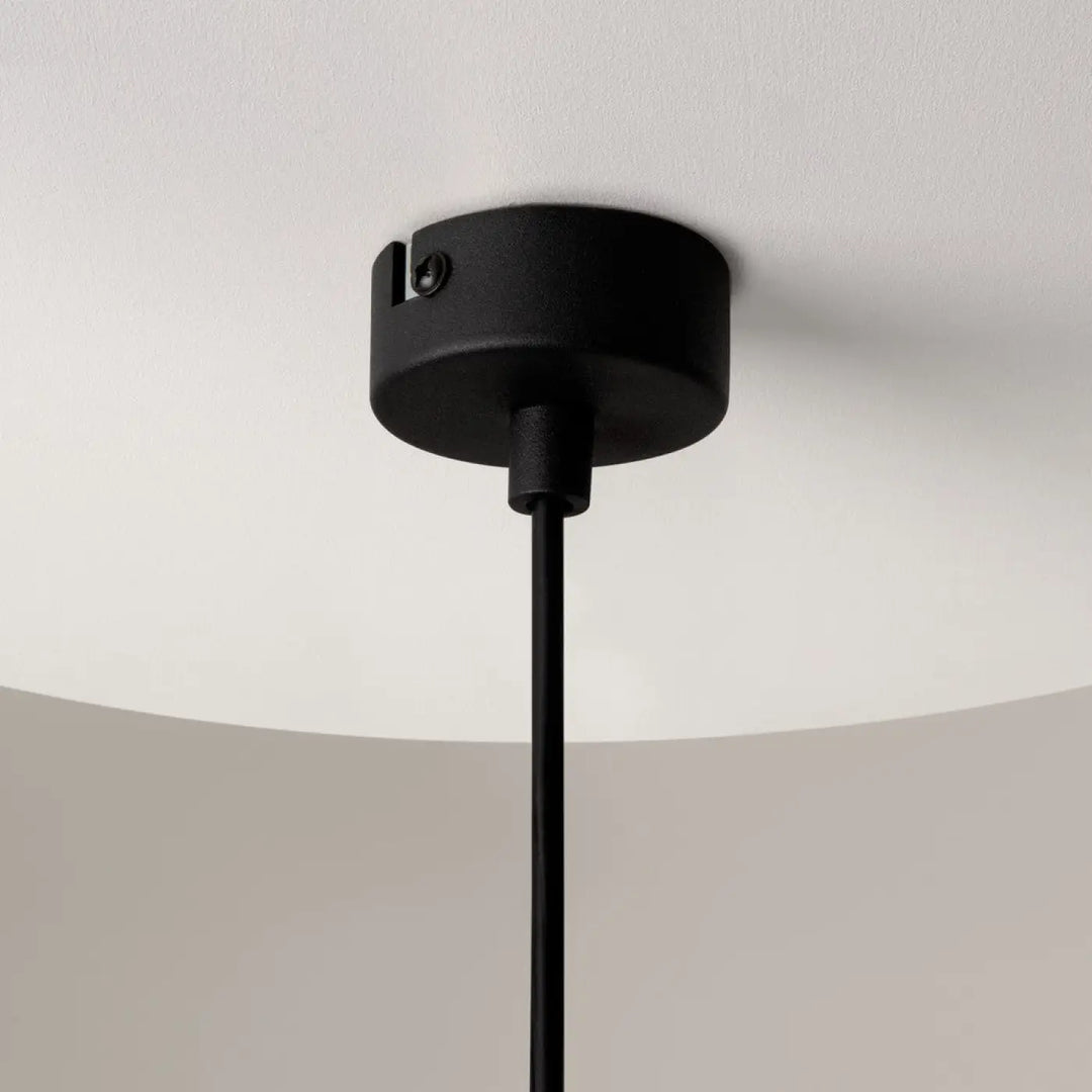 Suspension ros diffuseur vertical en noir mat avec culot gu10 et base cylindrique pour montage au plafond