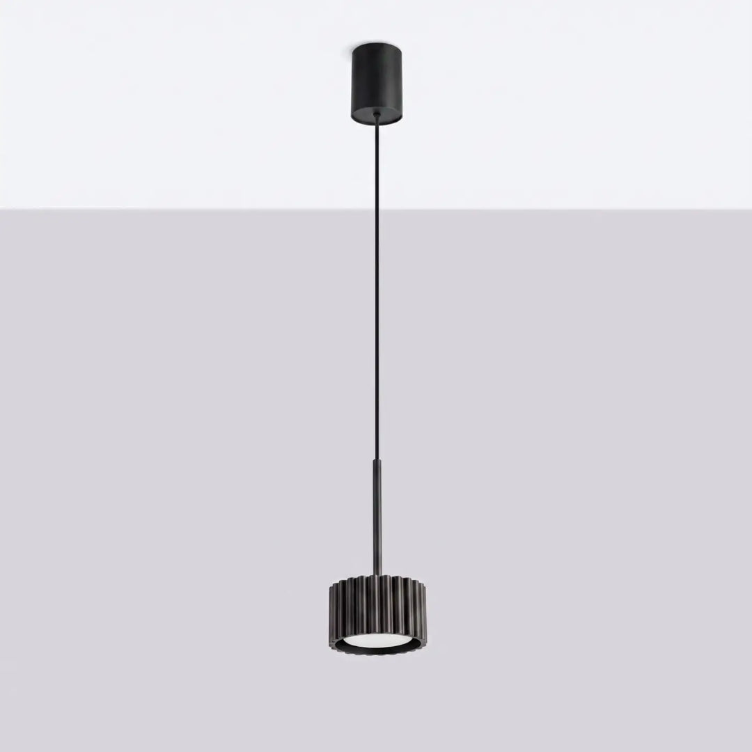 Suspension Aura noire à spot cannelé, éteinte