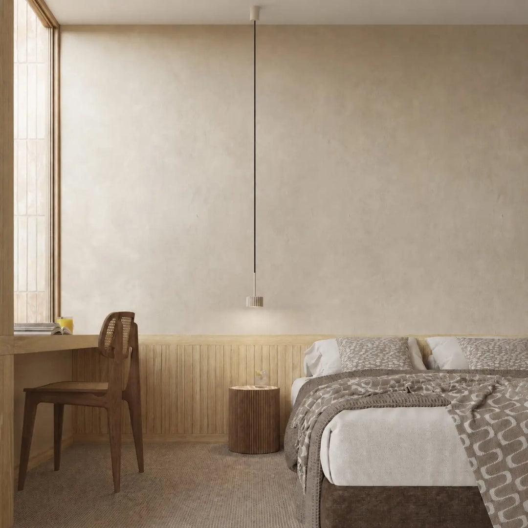 Suspension Aura taupe à spot cannelé dans une chambre