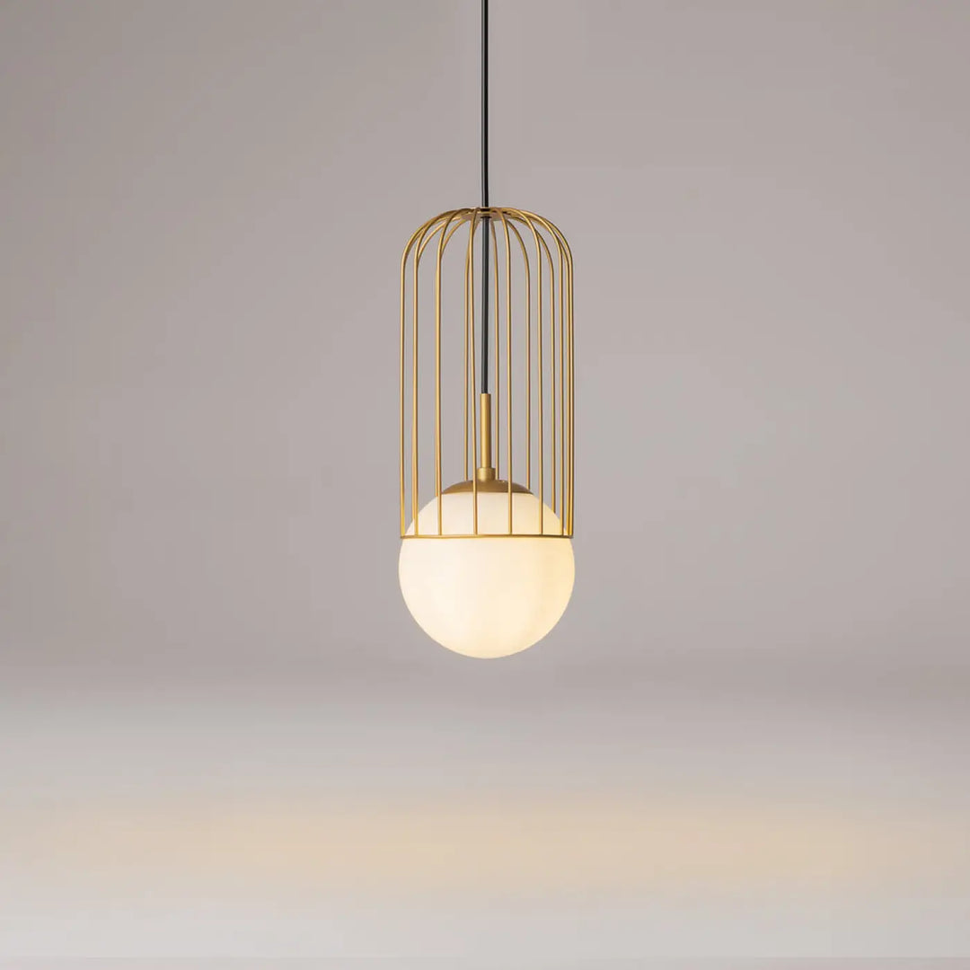 Suspension telford cage dorée avec globe en verre blanc givré pour éclairage élégant et moderne
