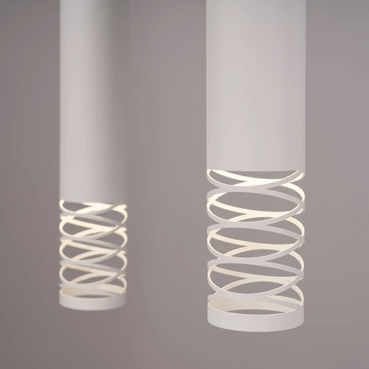 Suspension Lami blanche, motif ajouré en spirale vu de près