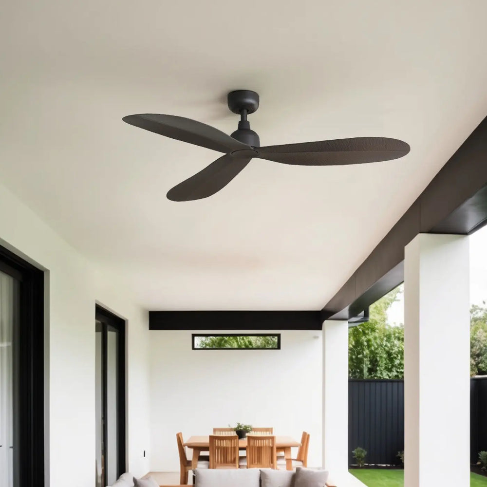Ventilateur de plafond Palma marron dans un intérieur